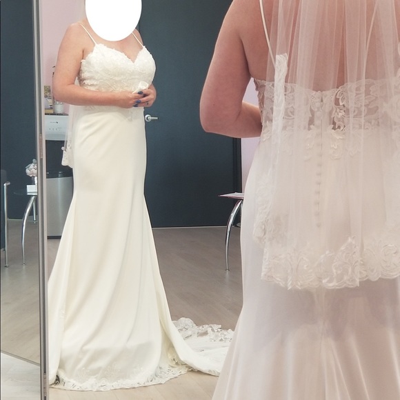 NWT Gorgeous Las Vegas Custom Wedding Dress & Veil. Never Worn. - Picture 3 of 8